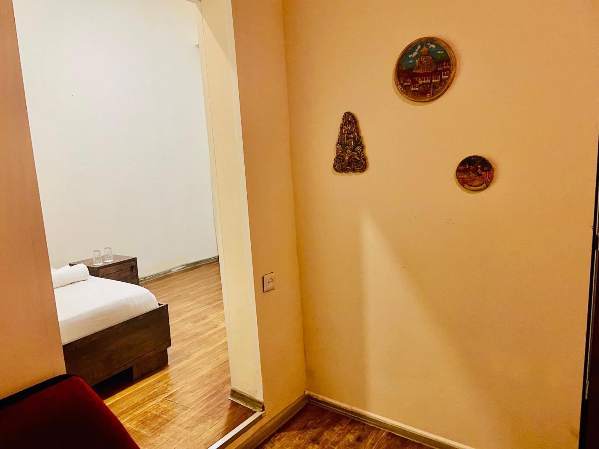 Hotel Klarastan Bon Voyage Tbilisi Exterior foto